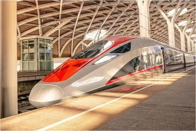 Potret Whoosh atau Kereta Cepat Indonesia China yang Buat WIKA Rugi (Instagram/@selica01_)