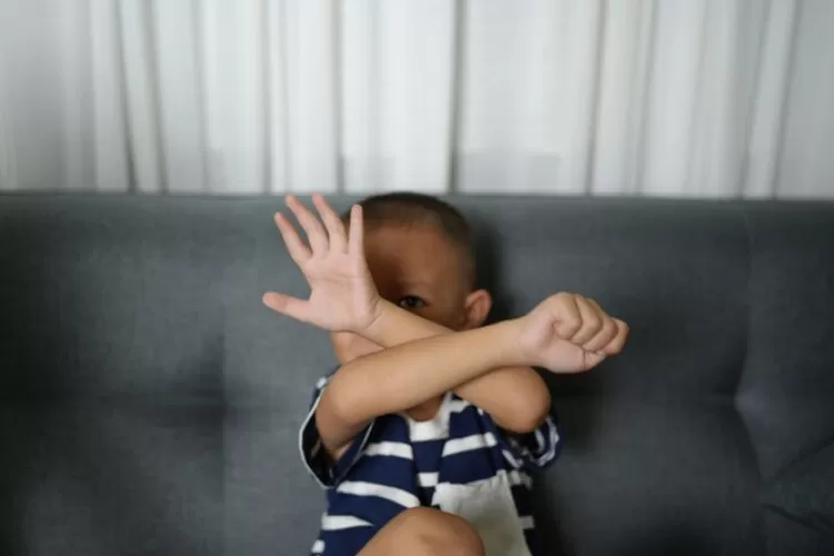 Ilustrasi kekeran terhadap balita. (Sumber: Freepik)