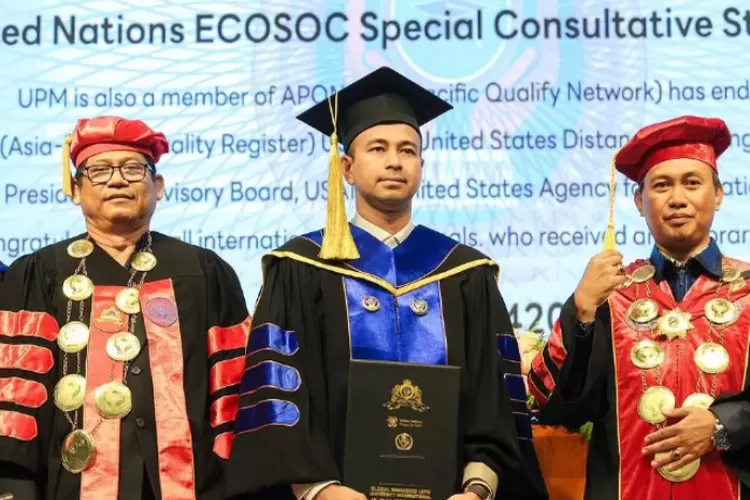 Potret Raffi Ahmad usai Mendapatkan Gelar Doktor (Instagram/ @raffinagita1717)