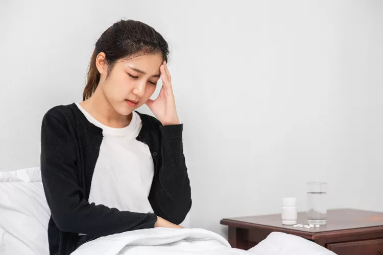 Ilustrasi: Seseorang sedang terkena masuk angin (Freepik/ Jcomp)