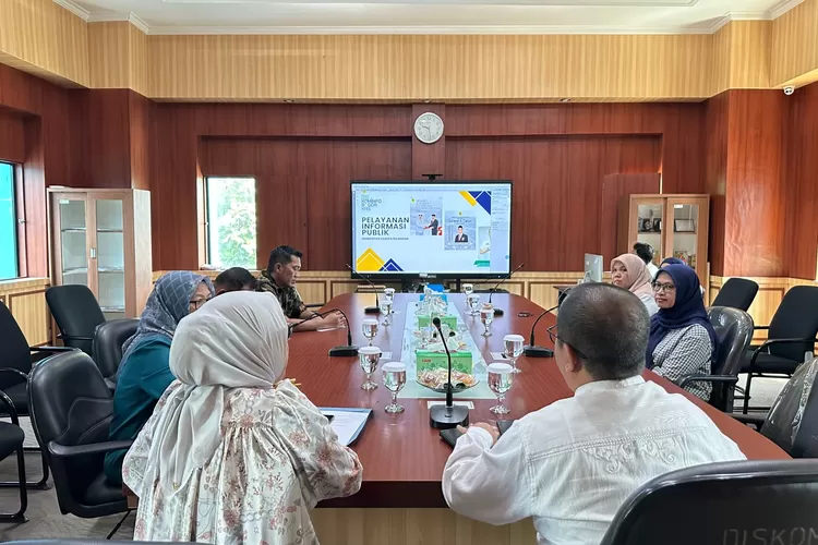 Momen Pertemuan Diskominfo Kabupaten Bogor dan Diskominfo Kota Palembang. (Foto/Tim Komunikasi Publik / Diskominfo Kabupaten Bogor.)