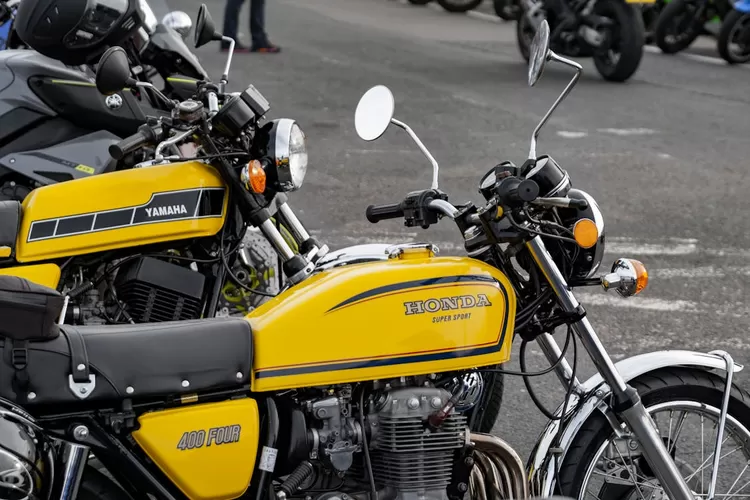 Dua merek motor yang saling bersaing di Indonesia (Pexels)