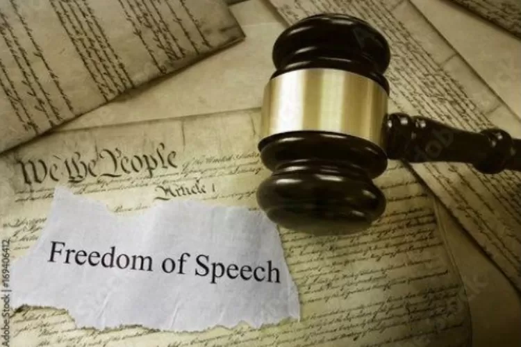 Ilustrasi Foto UU ITE Hukum di Indonesia (Dok.RBG/Jocelyne Natasha Halim)