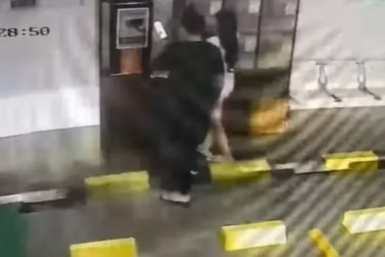 Melody Sharon Kepergok Selingkuh di Apartemen (Tangkapan Layar @ahmadsahroni88)