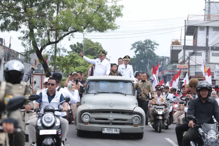 Potret Pawai Rudy Susmanto - Jaro Ade Usai Dilantik (Dok.RBG/bogorkab.go.id)