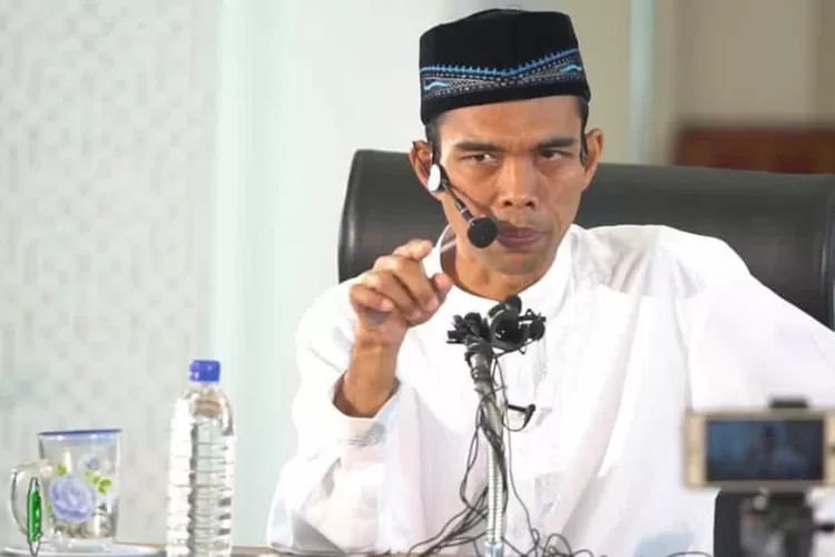 Mencium Kening Istri di Bulan Ramadhan, Apakah Membatalkan Puasa? Ini Kata Ustadz Abdul Somad (Dok.RBG/Istimewa)
