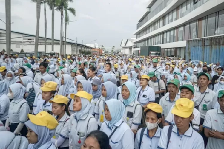 Ilustrasi: Ribuan Buruh Bakal Turun Demo Usai Terdampak PHK Massal Sritex (Dok.RBG/Istimewa)