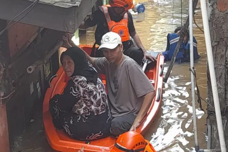 Potret Banjir Jakarta (http://x.com/@amrudinnejad_)