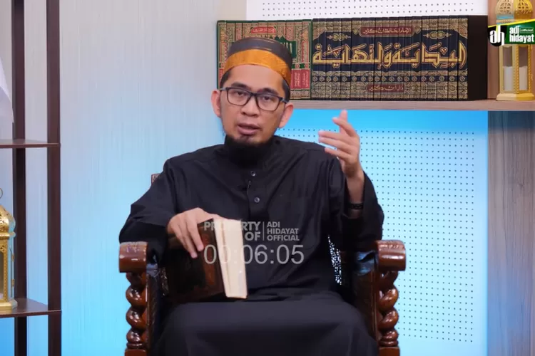 Hukum Orang yang Suka Menyebar Hoax di Bulan Ramadhan, Ini Penjelasan Ustadz Adi Hidayat (Youtube/Adi Hidayat Official)