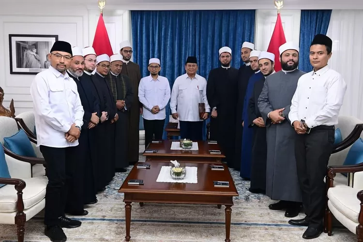 Ustaz Adi Hidayat Penuhi Undangan Prabowo untuk Buka Puasa Bersama. (Foto: setneg.go.id)