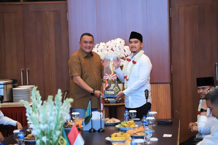 Bupati Bogor Rudy Susmanto Sambut Kaesang Pangarep. (Foto/Diskominfo Kabupaten Bogor.)