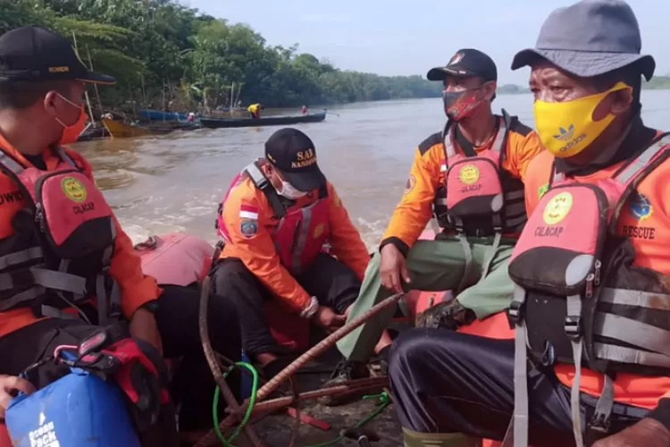 Foto Basarnas Saat Kerahkan Kapal SAR untuk Operasi Pencarian (timesindonesia.co.id)
