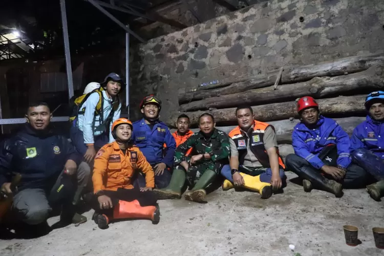 Rudy Susmanto Tanggap Cepat Bencana di Bogor, Tinjau Langsung Megamendung dan Cisarua (Press Release Diskominfo )