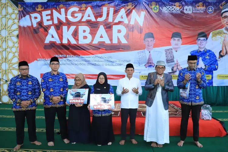 Hadiri Pengajian Akbar, Jaro Ade Harap Kopri Jadi Tim Solid untuk Layani Masyarakat dan Bangun Kabupaten Bogor (Press Release Diskominfo Kabupaten Bogor)