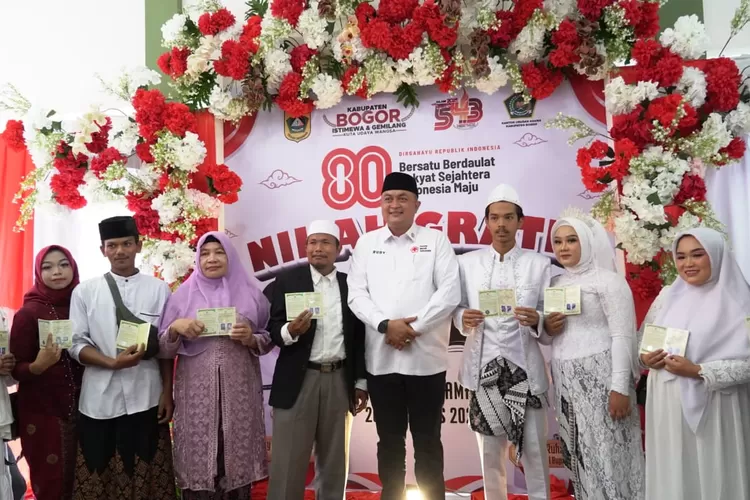 Program nikah gratis yang diinisiasi Pemerintah Kabupaten Bogor dan difasilitasi langsung oleh Bupati Bogor, Rudy Susmanto ((TIM KOMUNIKASI PUBLIK / DISKOMINFO KABUPATEN&nbsp;BOGOR))