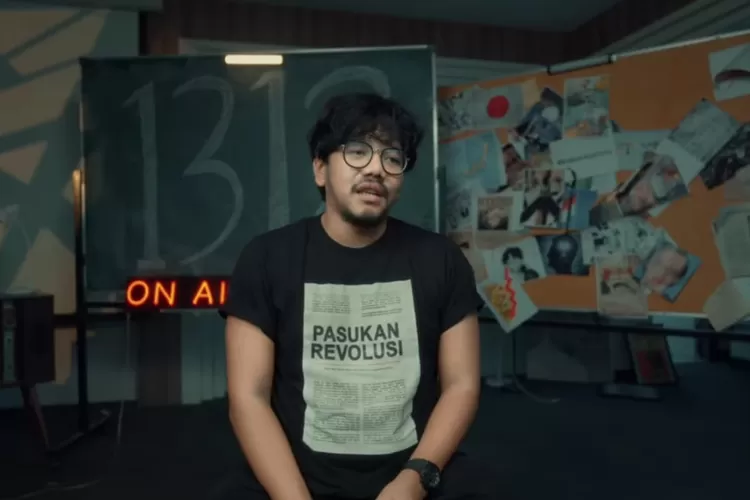 Ferry Irwandi unggah dugaan adanya dalang kerusuhan demo DPR, menyebut empat akun X sebagai pihak yang patut diselidiki. (Foto/Tangkap layar youtube Ferry Irwandi.)