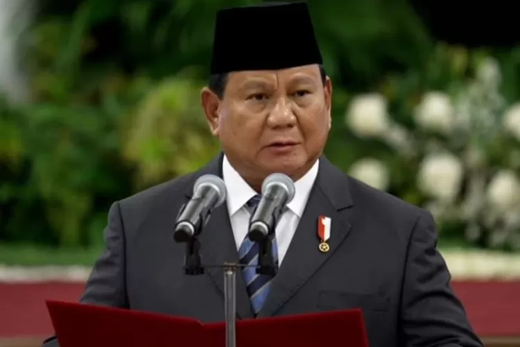 Presiden Prabowo Subianto saat memimpin pelantikan menteri hasil reshuffle kabinet di Istana Negara, Senin (8/9/2025). (Foto/YouTube Sekretariat Presiden.)