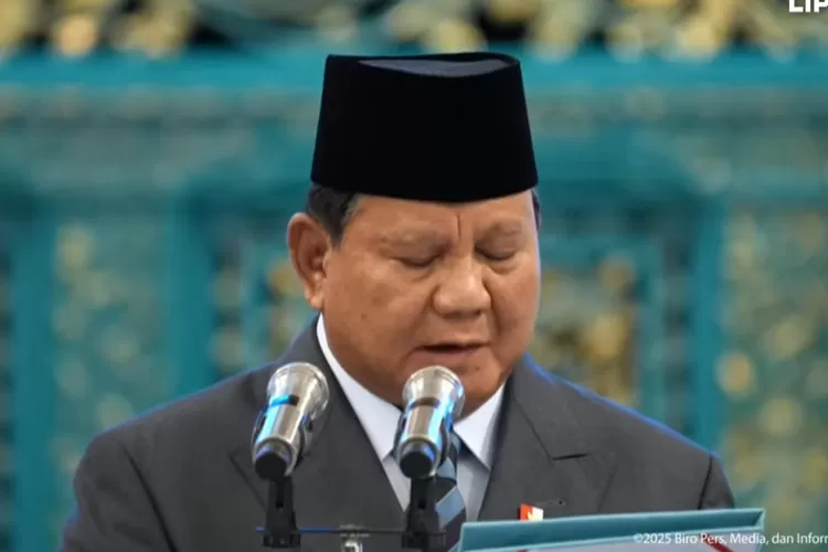 Presiden Prabowo Subianto memimpin pelantikan menteri hasil reshuffle kabinet di Istana Negara, Senin (8/9/2025). (Foto/TL YouTube Liputan6.)