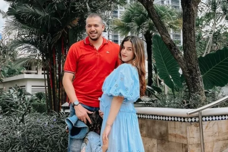 Potret kebersamaan Tasya Farasya dan Suaminya, Ahmad Assegaf. (Foto/Instagram @tasyafarasya.)