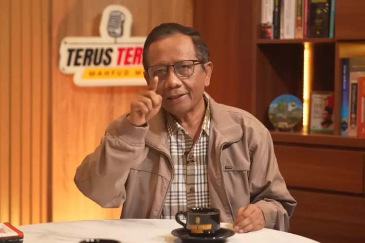Dua cucu eks Menkopolhukam Mahfud MD keracunan menu program makan bergizi gratis (MBG). (Foto/YouTube Mahfud MD Official.)
