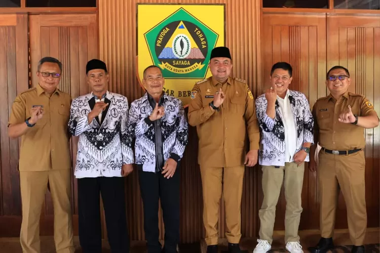Bupati Rudy Dorong Sinergi Pendidikan lewat Program Satu Desa Satu Sarjana. (Foto/Tim Komunikasi Publik/Diskominfo kabupaten Bogor.)