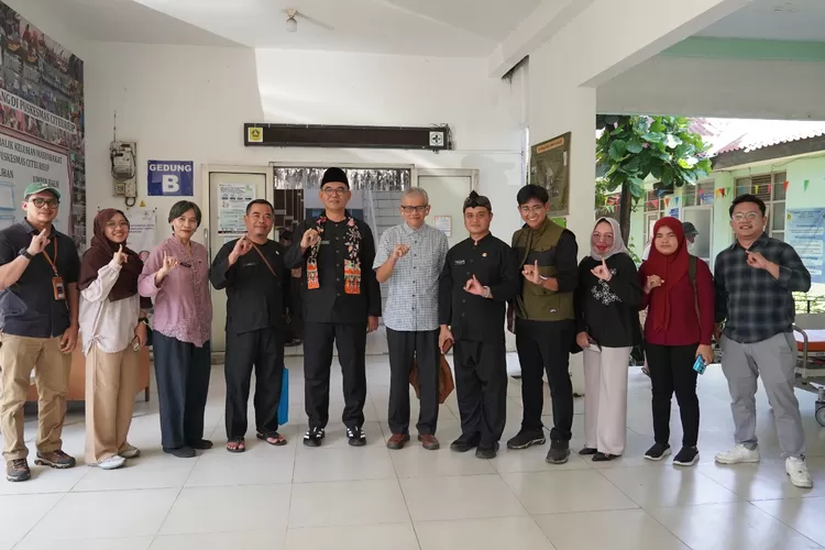 Pemkab Bogor Tinjau Kerusakan Puskesmas Citeureup, Evaluasi Struktur Gedung Dimulai. (Foto/Humas Kabupaten Bogor.)