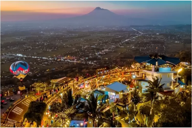 Potret Pemandangan Indah Menghadap Gunung Merapi yang Tersaji saat Berkunjung ke HeHa Sky View Yogyakarta (Dok/ HeHa Sky View)