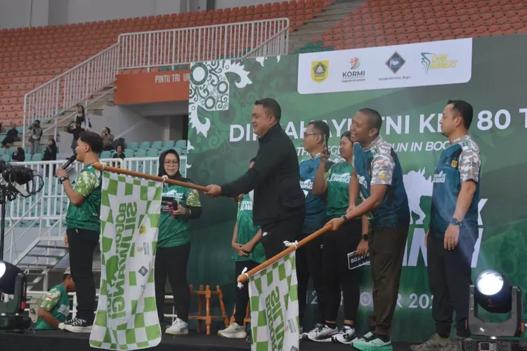 Ajang Lari Siliwangi Run 10K Kembali Bangkit, TNI dan Masyarakat Bergerak Bersama. (Foto/Diskominfo Kabupaten Bogor.)