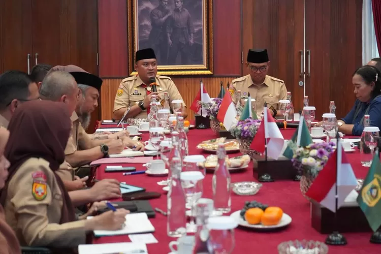 Pemkab Bogor dan Taman Safari Indonesia Kolaborasi Kembangkan Kawasan Edukasi Satwa. (Foto/Humas Kabupaten Bogor)