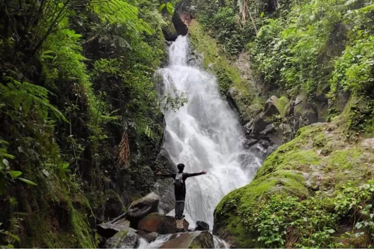 Potret Indah Curug Cidulang Khayangar (Foto: IG/ @farhannhafizh_)