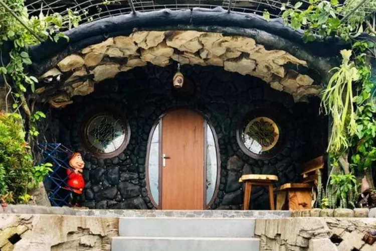 Hobbit House di Hotel Seruni puncak (Foto/Traveloka)