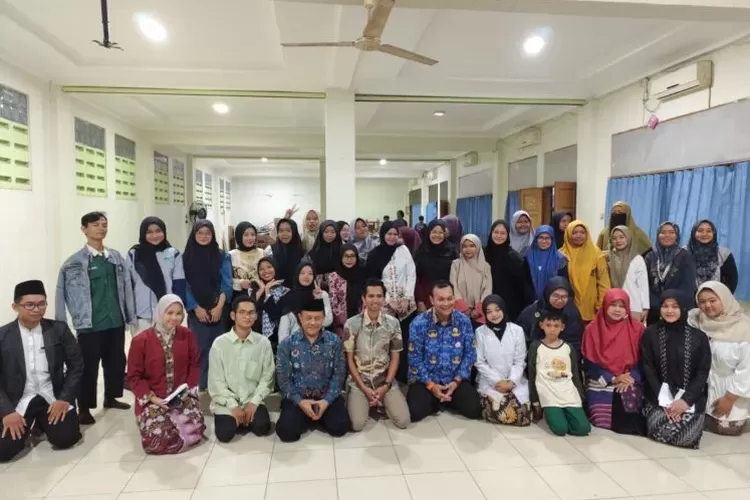 Anggota Komisi IV DPRD Kota Bekasi, Wildan Fathurrohman saat menghadiri diskusi publik yang digelar oleh BEM KAMMALAH. (Foto/Ist.)