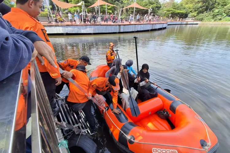 CFD Setu Cibinong Makin Meriah, Wahana Perahu Gratis Jadi Favorit Warga. (foto/Humas Kabupaten Bogor.)