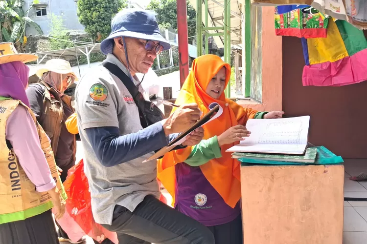 Pemkab Bogor Verifikasi 424 Kampung Ramah Lingkungan Demi Wujudkan Bogor Hijau. (Foto/Diskominfo Kabupaten Bogor.)