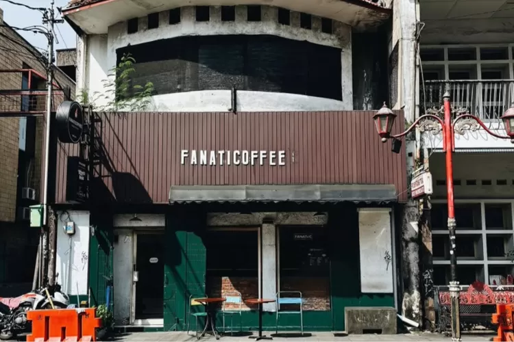 Fanaticoffe salah satu kafe yang unik dengan nuansa jadul. (IG/fotokopian.id)