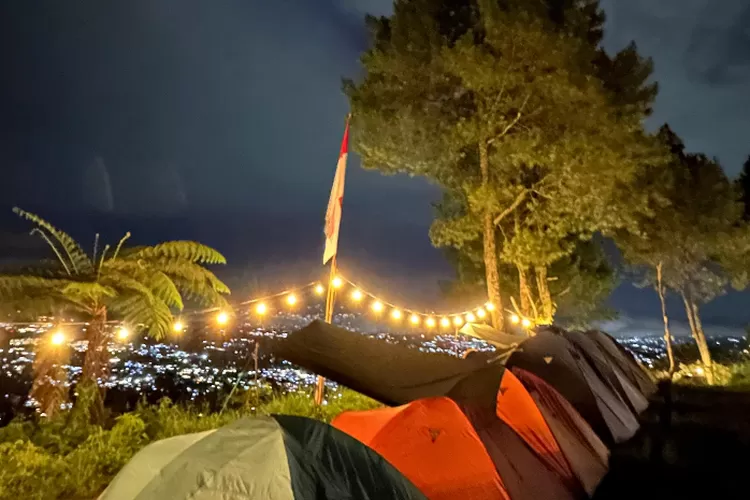 View di Bukit Cita Cita Camping Ground Saat Malam Hari (Sumber Foto: Petugas Lapangan (istimewa))
