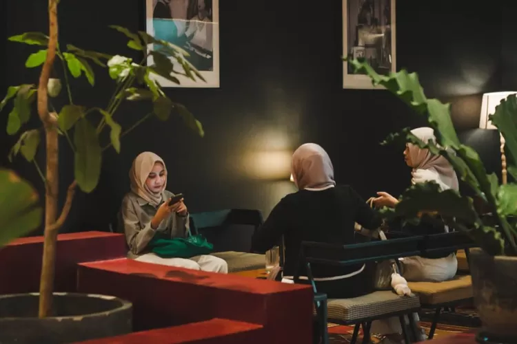 Ngopi Santai dengan Nuansa Kalcer di Manga Public Space Bogor. (Foto/Ahmad Zulfahmy.)