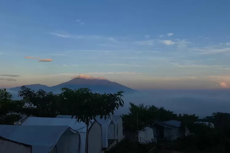 Pemandangan Spektakuler dan Harga Terjangkau, Ini Pesona Puncak Halimun Camp. (Foto/Instagram @puncakhalimuncamp.)