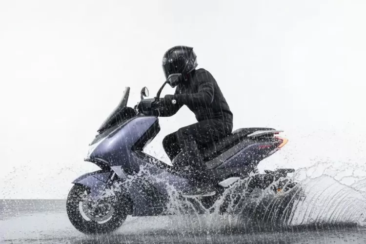 Uwinfly M100 Gen 3, Motor Listrik Murah Tapi Ngebut. (Foto/Akun tiktok @uwinfly_mss_katamso.)