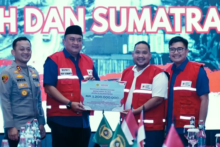 Rudy Susmanto Beri Dukungan Rp1,2 Miliar bagi Penanganan Bencana. (Foto/Diskominfo Kabupaten Bogor.)