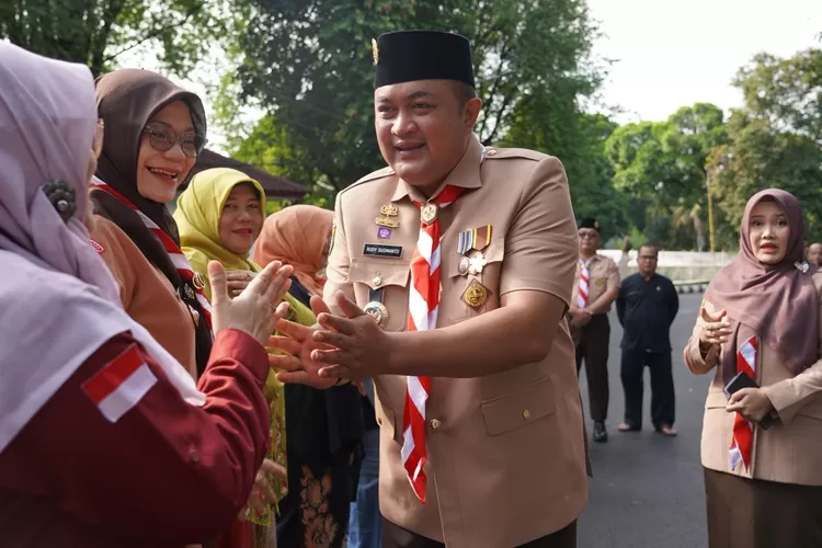 Rudy Susmanto Lepas Pelajar ke Enam Desa Wisata, Perluas Edukasi Budaya dan Lingkungan. (Foto/Tim Komunikasi Publik/Diskominfo Kabupaten Bogor.)