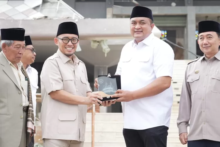 Komitmen Bupati Bogor Bangun Embarkasi Dapat Apresiasi Wamen Haji. (Foto/Tim Komunikasi Publik/Diskominfo Kabupaten Bogor.)