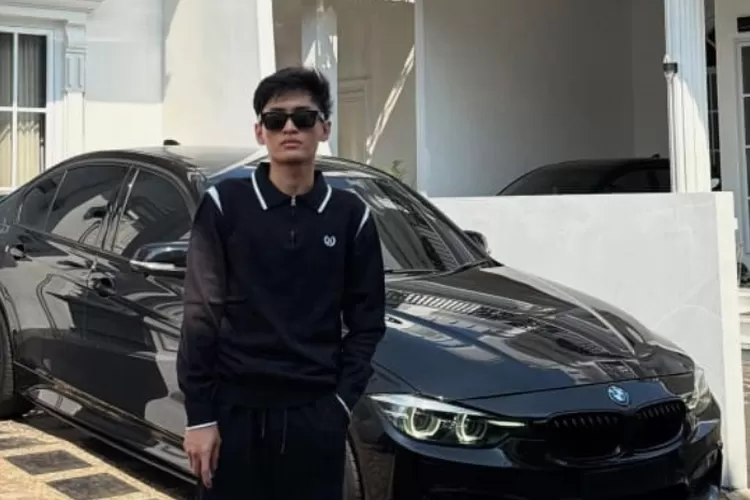 Koleksi mobil mewah Fahmi Tiktoker (Foto: IG/ @fahmi_nmd)