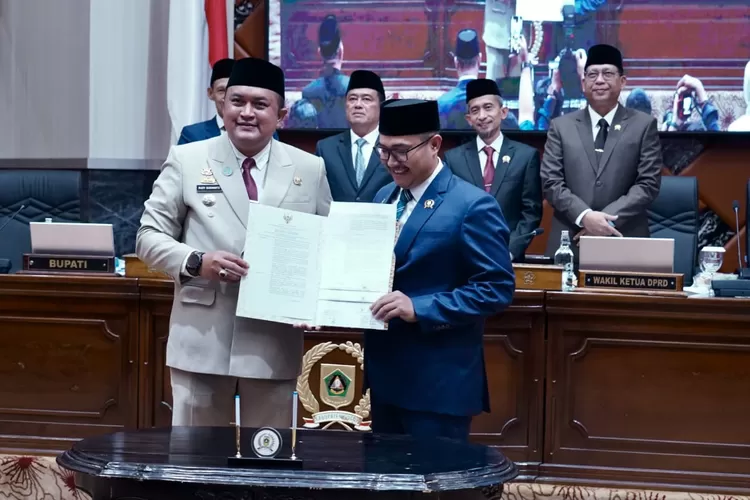 Raperda Sampah Disahkan, Galuga Tetap Jadi TPA Rujukan. (Foto/Humas Kabupaten Bogor.)