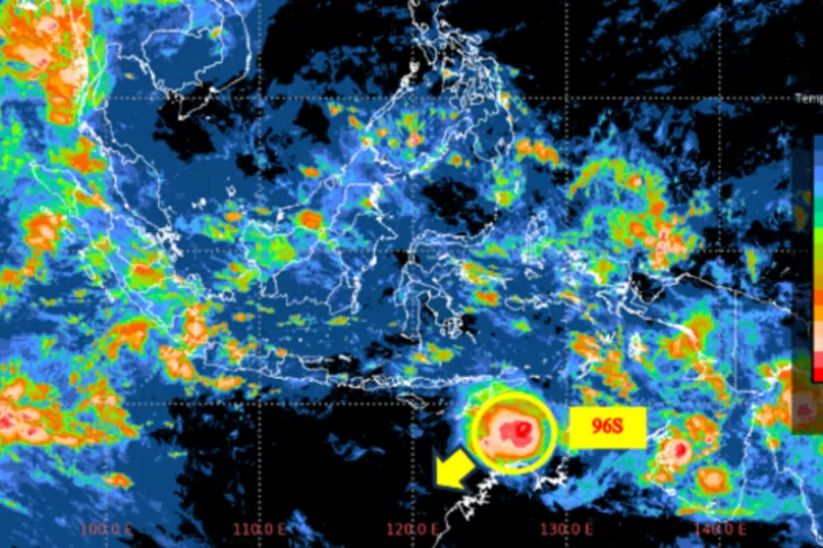 Ilustrasi: Badan Meteorologi, Klimatologi dan Geofisika (BMKG) meminta masyarakat agar waspada dengan kondisi cuaca, lantaran adanya bibit Siklon Tropis 93W. (Foto: BMKG)