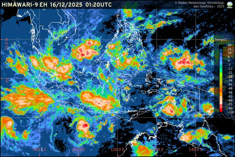 DIWASPADAI: Berdasarkan citra satelit dari BMKG, memperlihatkan adanya tiga siklon tropis di Indonesia. (Foto: Forecaster Klimatologi Jawa Barat For Radar Cianjur)
