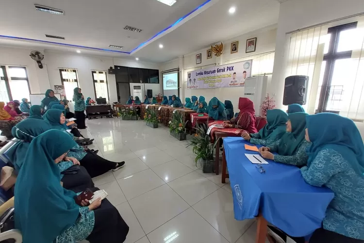 Proses seleski dalam perlombaan kesatuan gerak PKK tingkat kecamatan tahun 2023 di aula Kecamatan Tapos (ANDIKA EKA/RADAR DEPOK)