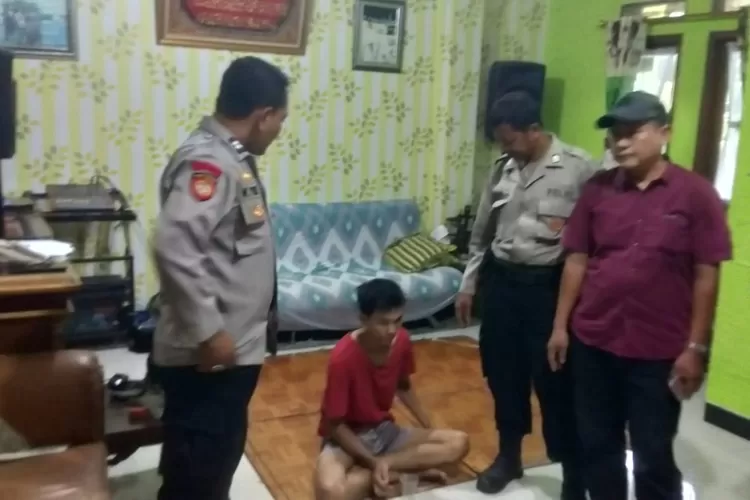 Maling Di Ratujaya Tertangkap Basah Pemilik Rumah - Radar Depok