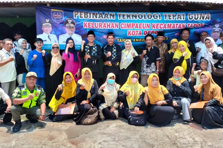 Sosialisasi dan Pembinaan Teknologi Tepat Guna dari Bappeda Kota Depok di aula Kelurahan Jatijajar (Andika Eka )