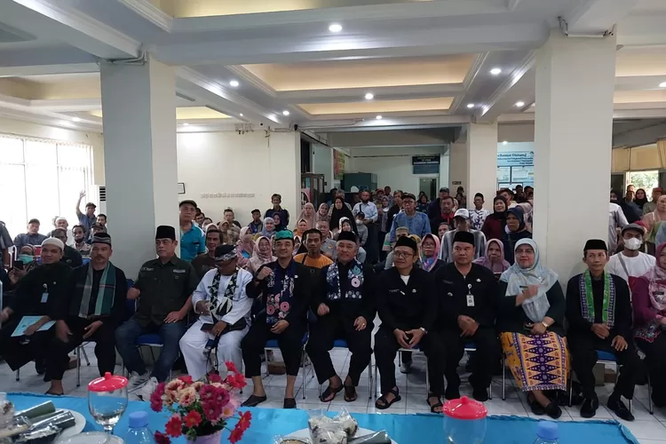 Sambutan Walikota Depok, Mohammad Idris saat penyerahan Bansos KDS RTLH, di aula Kecamatan Cimanggis (Andika Eka)